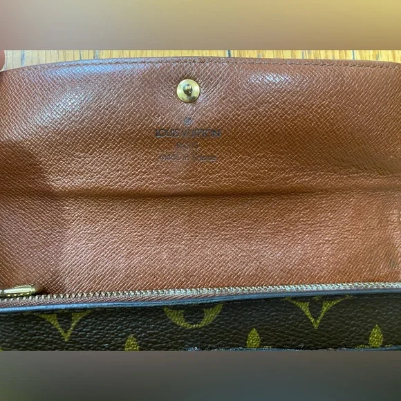 ⚜️LV: Monogram Sarah Wallet • Date Code: TH0021 - Picture 8 of 14